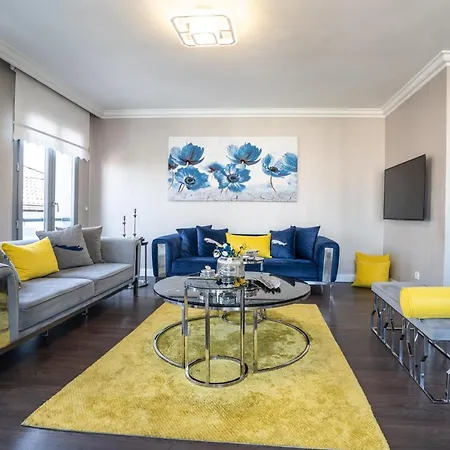 Duplex 3 Bedroom Apart. With Nice View All For You Lägenhet *