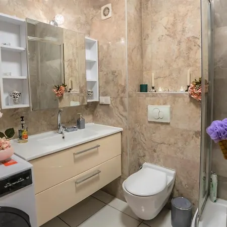 Duplex 3 Bedroom Apart. With Nice View All For You *